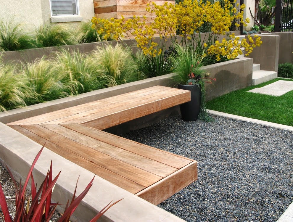 bench and pot as garden art