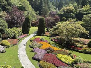 Large Annual Flower Beds with Primary and Secondary Colors