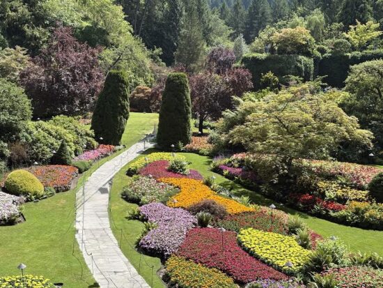 Large Annual Flower Beds with Primary and Secondary Colors