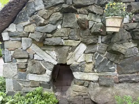 Hobbit House at Winterthur detail
