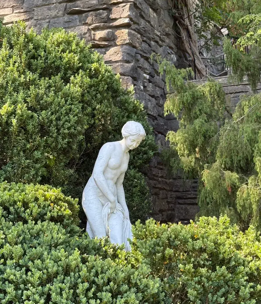 Bathing lady and boxwood at Cheekwood