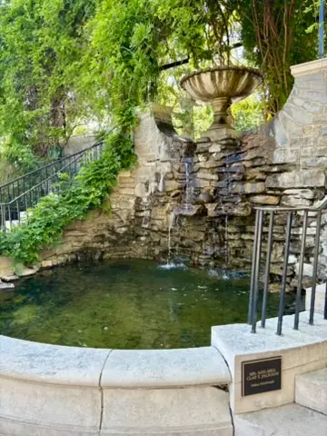 Dripping wall and fountain at Cheekwood