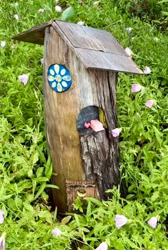 Log Fairy House at Will Rogers Garden
