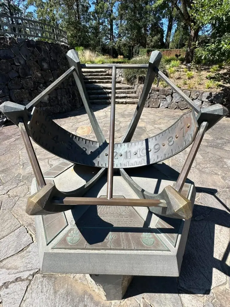 Equatorial Sundial
